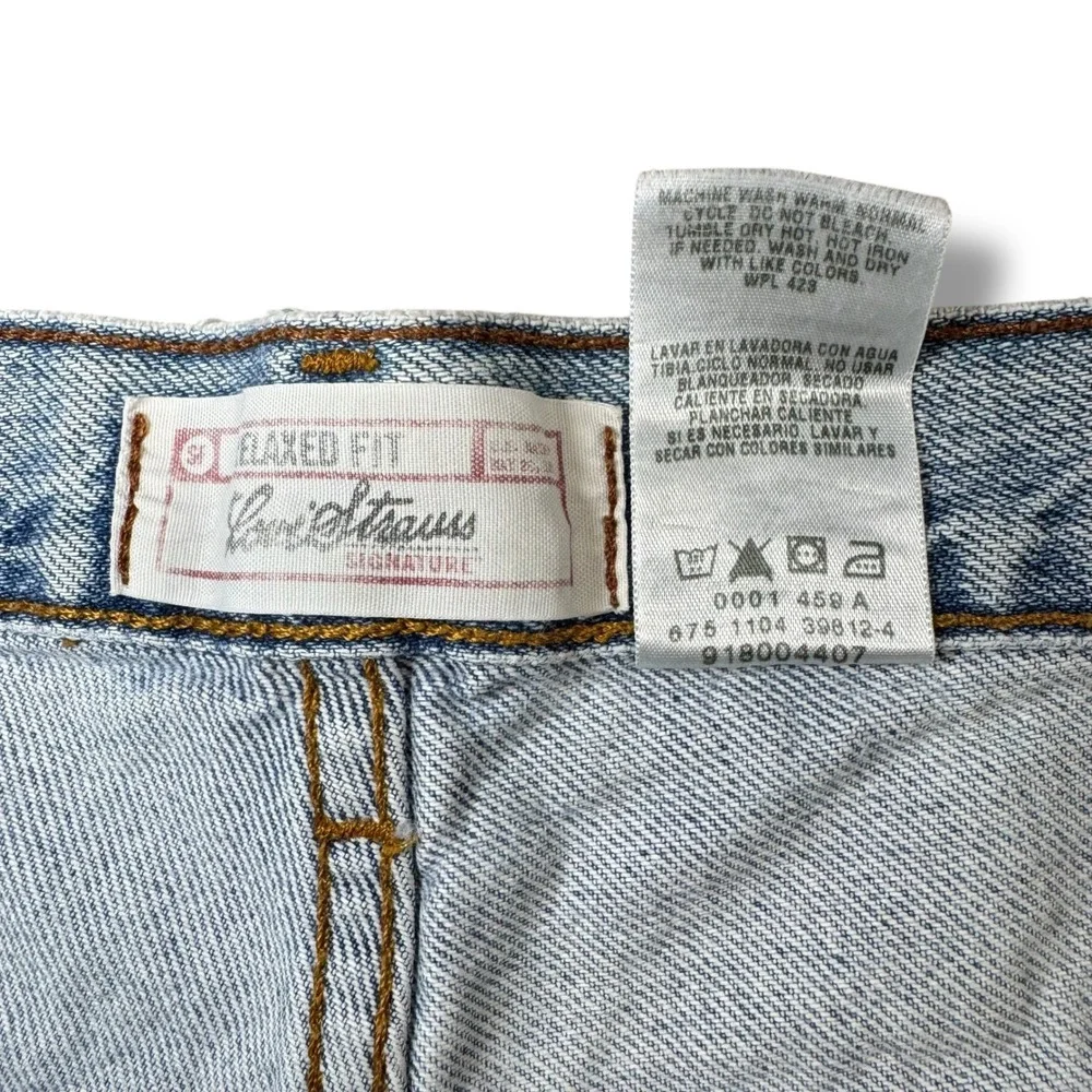 Levi Strauss Y2K Denim Shorts Womens Light Wash 2004‎ Vintage